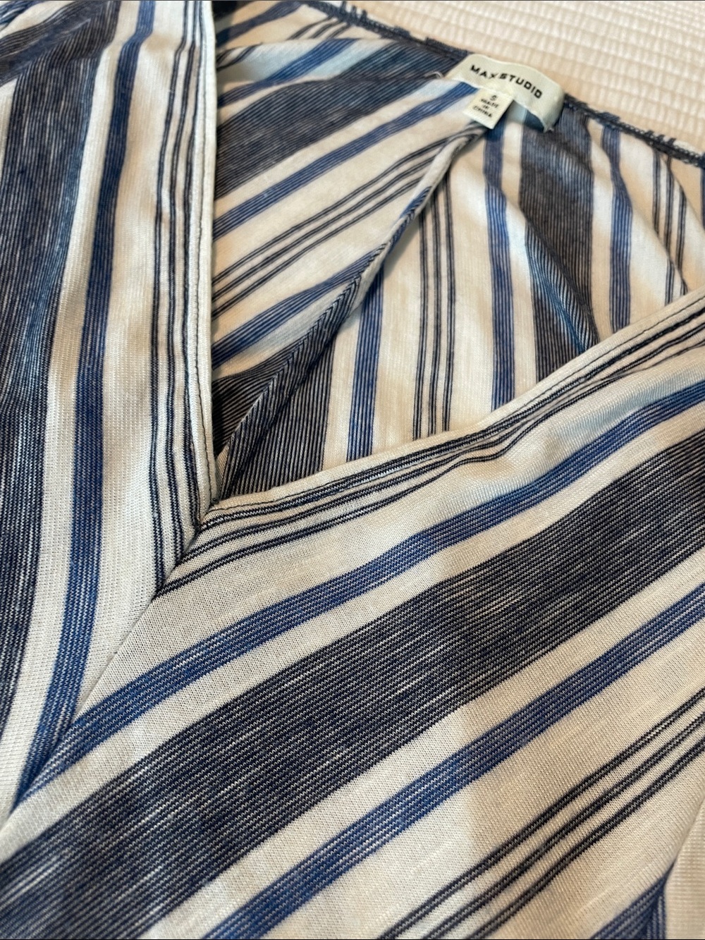 Max Studio Sleeveless Navy, Denim & White Chevron V-Neck Elastic Waist Top